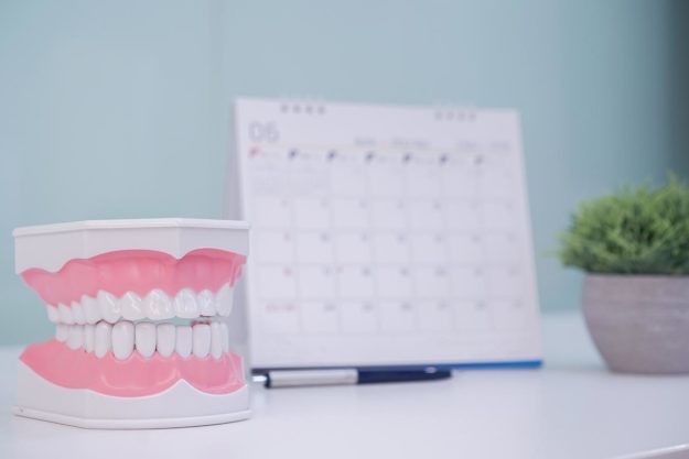 Lovett-Dental-Jersey-Village-Dentists-Open-on-Saturdays making an appointment with a saturday dentist