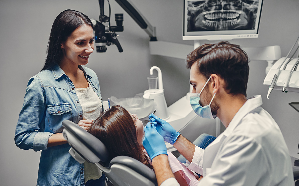 How to Choose a Pediatric Dental Office family looking for a pediatric dental office